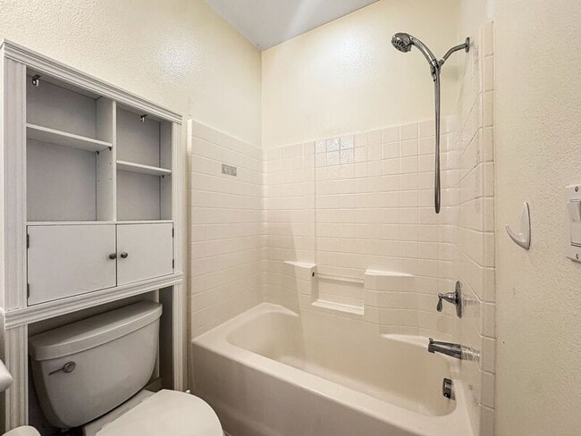 Building Photo - 3011 Cole Grade Dr
