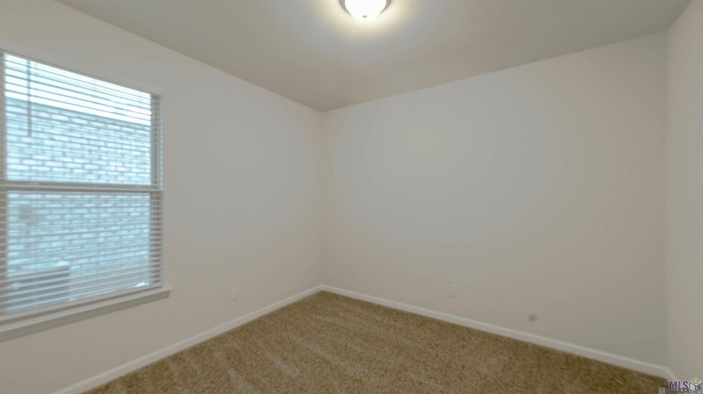 Building Photo - 4644 Grenache Dr