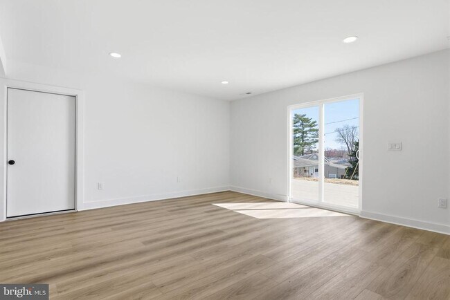 Building Photo - 25 Autumn Ln