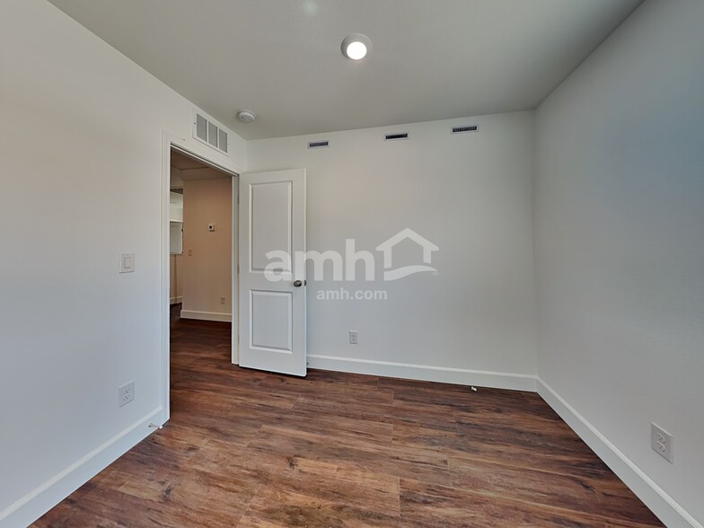 Building Photo - 8895 Tiger Tooth Ave