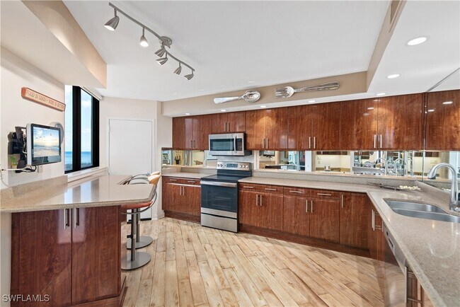 Building Photo - 5555 Heron Point Dr