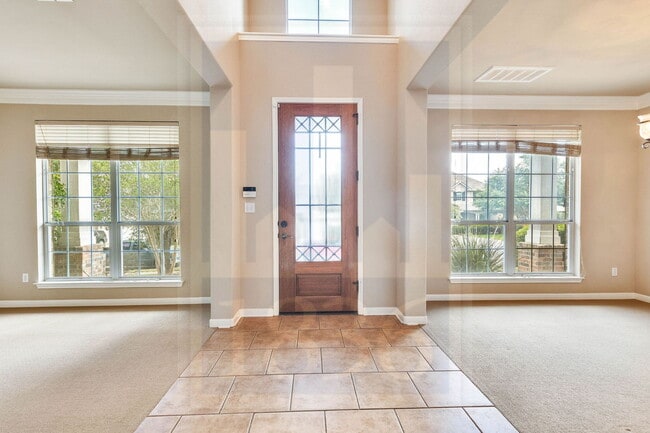 Building Photo - 150 Abbey Dr