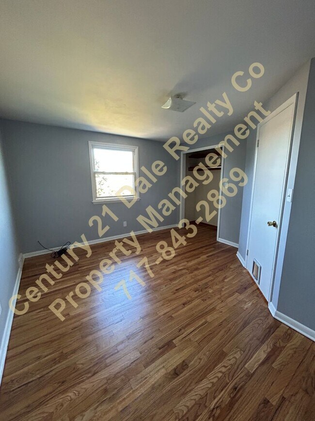 Building Photo - Meade Street 215-217