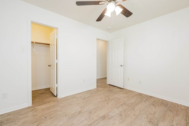 Building Photo - 922 Doubletree Glen Dr