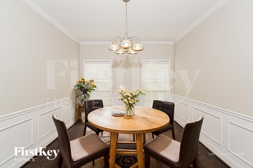 Building Photo - 531 Forest Lakes Dr