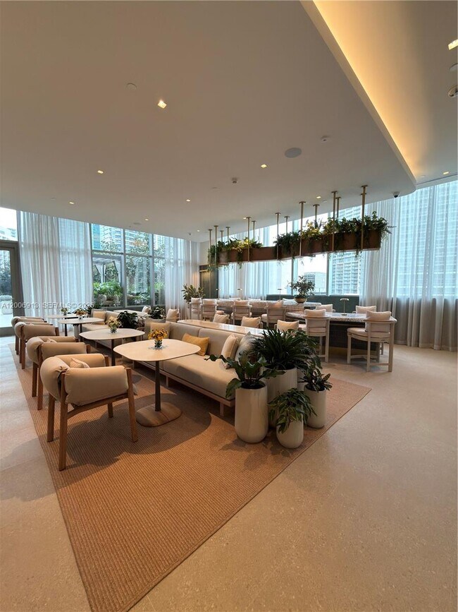 Building Photo - 77 SE 5th St