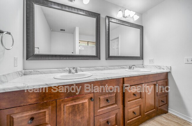 Building Photo - 3313 Country Meadow Ln