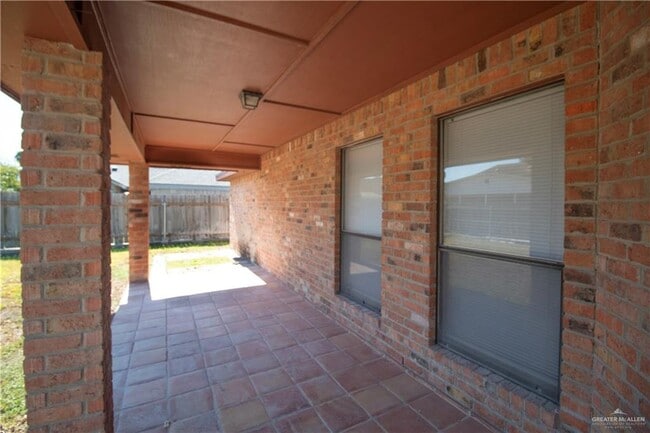 Building Photo - 24 Morning Ln