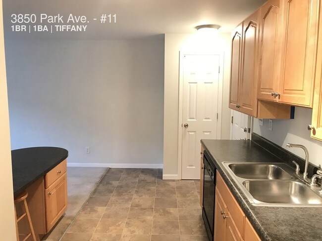 Building Photo - 3850 Park Ave