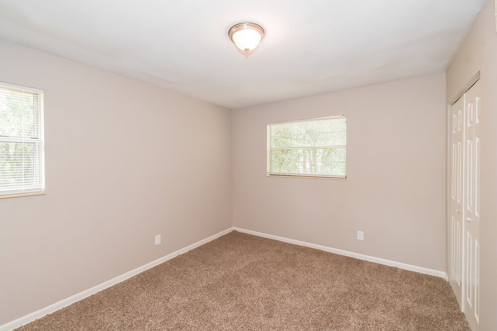 Building Photo - 4626 Castleton Dr