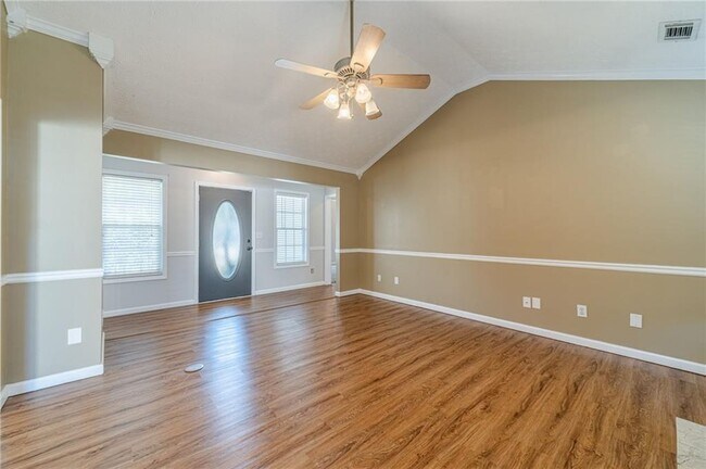 Building Photo - 231 Windermere Dr