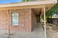 Building Photo - 217 E Craven Ave