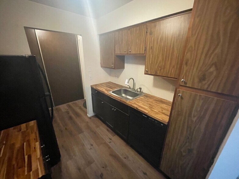 Building Photo - 30042 W 12 Mile Rd