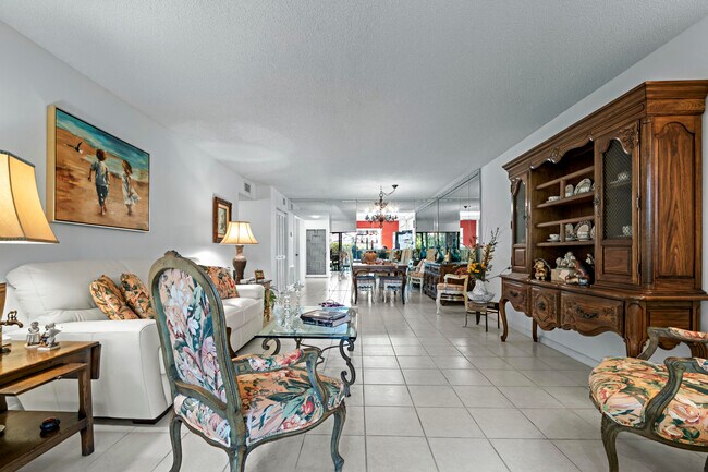 Building Photo - 5153 Oakhill Ln