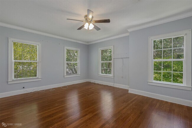 Building Photo - GORGEOUS 4/2.5 BROADMOOR HOME-ACROSS FROM DUCK POND PARK & LIBRARY