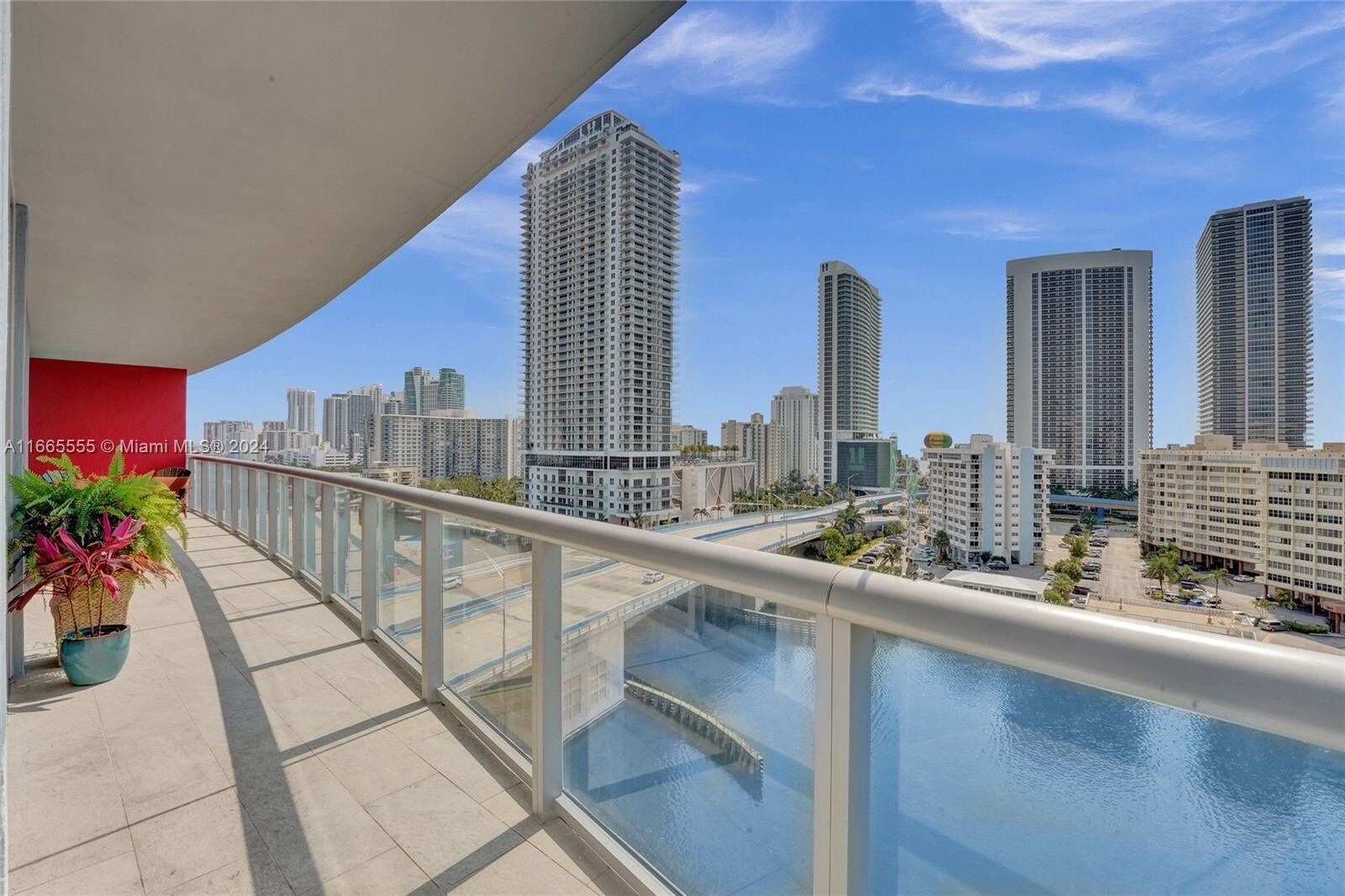 Building Photo - 2602 E Hallandale Beach Blvd