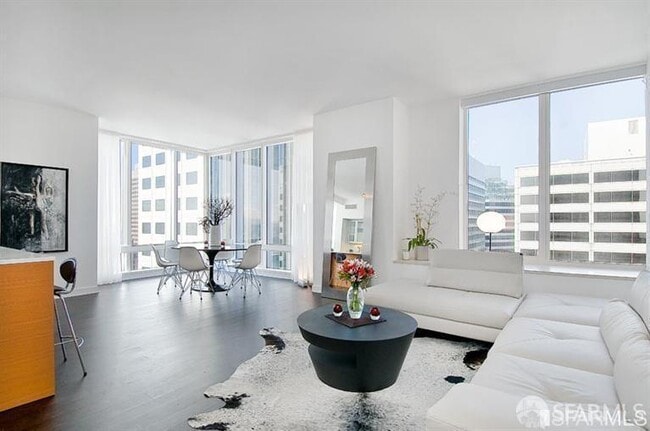 Building Photo - 301 Mission St