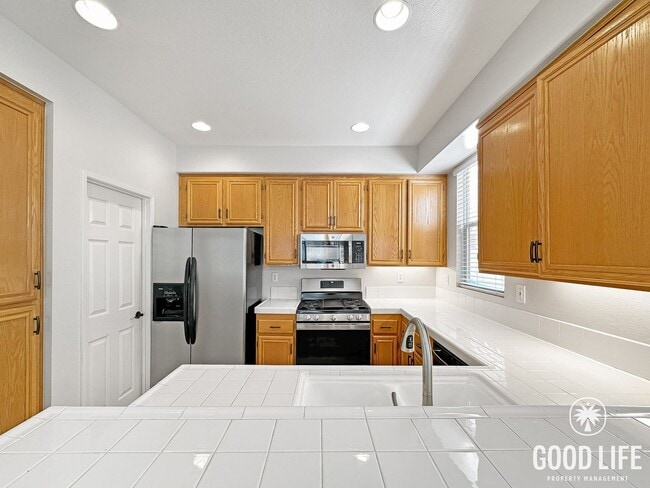 Building Photo - Foothill Ranch 3BR | Private Backyard, 2-Car Garage & Community Pool + Jacuzzi