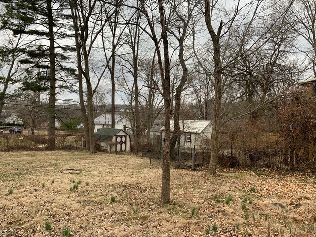 Building Photo - 1 bedroom, 1 bath home - Available August 2026!