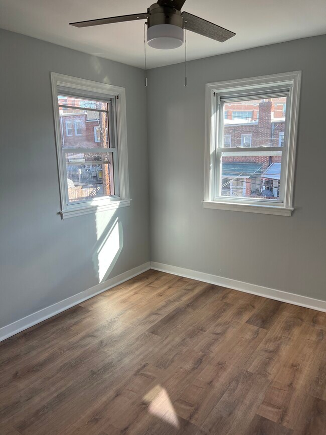 Building Photo - 1405 W 37th St