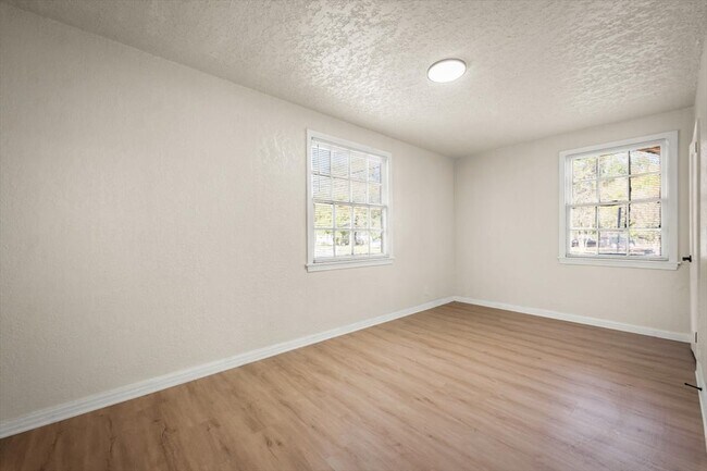 Building Photo - 981 McTyre Ct