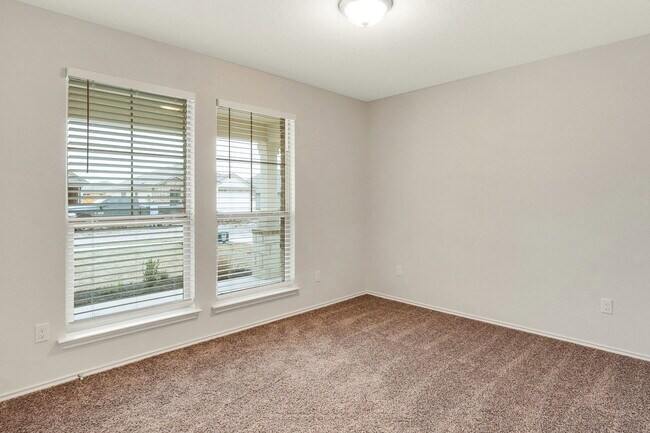 Building Photo - 117 Nathaniel Dr