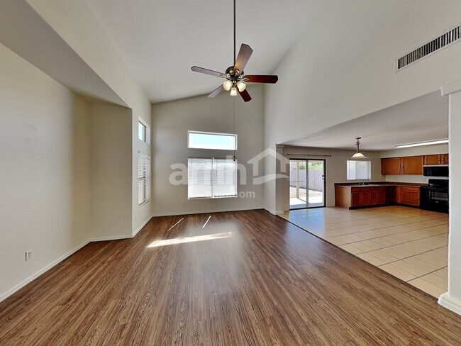 Building Photo - 5361 W Huntington Dr