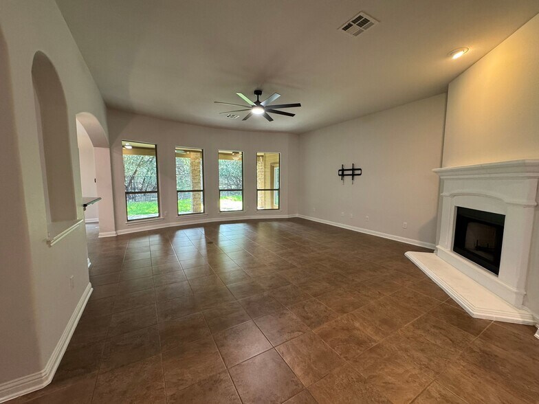 Building Photo - 630 Wild Rose Dr