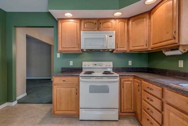 Building Photo - 80 Hillbrook Dr