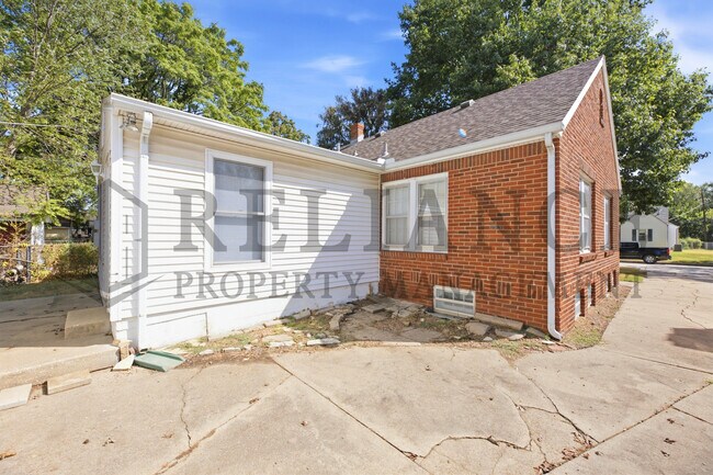Building Photo - 737 S Lorraine Ave