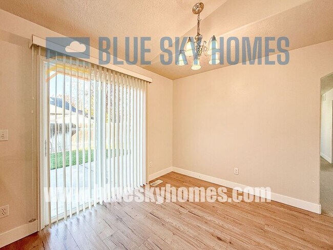 Building Photo - 4916 W McNealy St