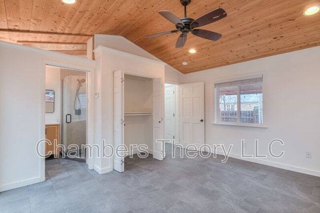 Building Photo - 1252 NW Milwaukee Ave