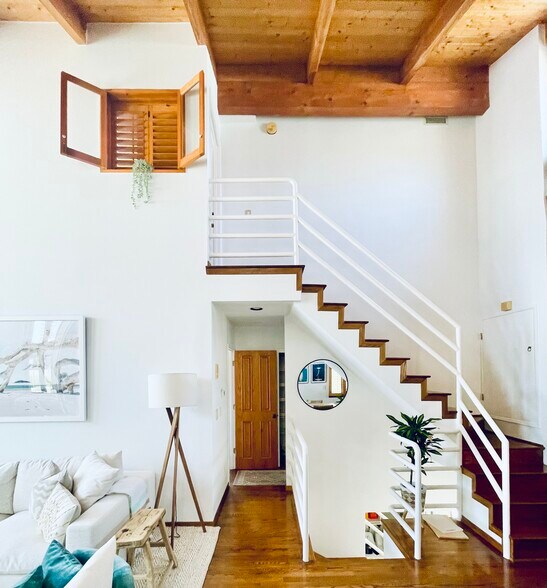 upper floor primary - 245 26th St