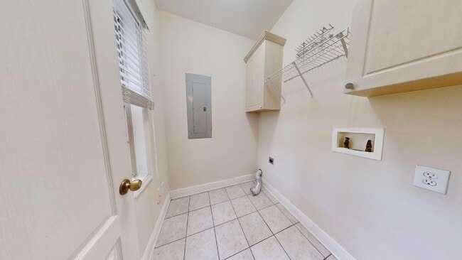 Building Photo - Spacious Home in Mill Creek