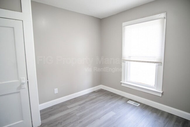 Building Photo - 5804 Old Rutledge Pike