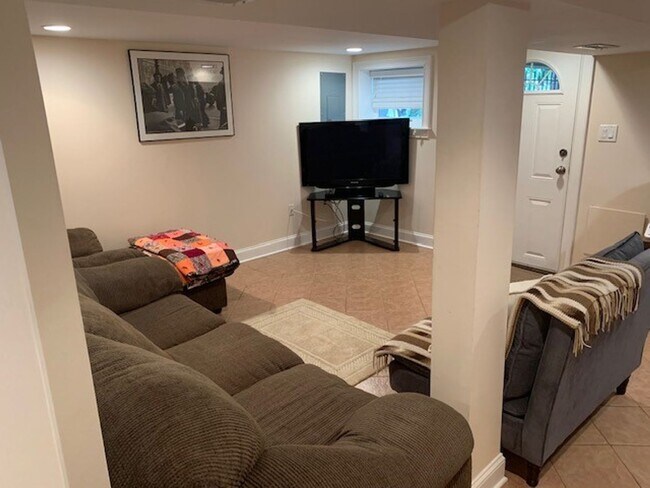 Building Photo - Petworth Stunner with Garage