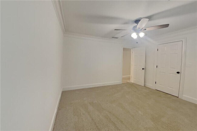 Building Photo - 5340 Bannergate Dr