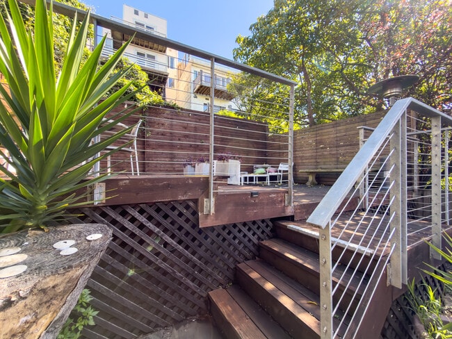 Building Photo - 1135 De Haro St