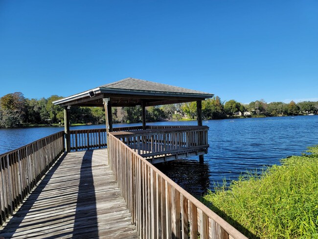 Building Photo - Townhome on the Water?  Look Here!