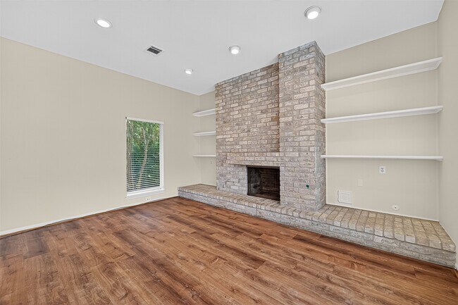 Building Photo - 10815 Shawnbrook Dr