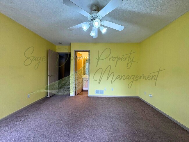 Building Photo - 505 NE 1st St