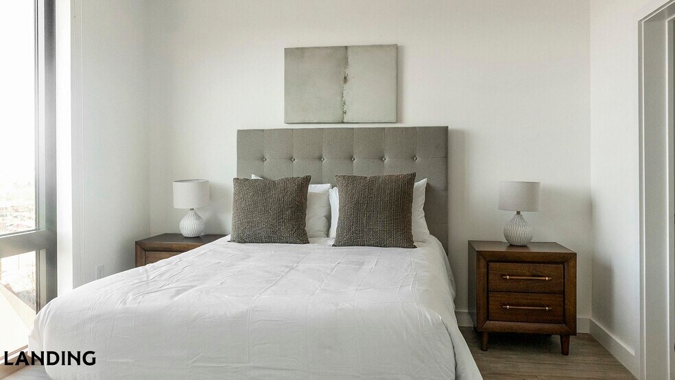 Building Photo - 1007 S Mint St