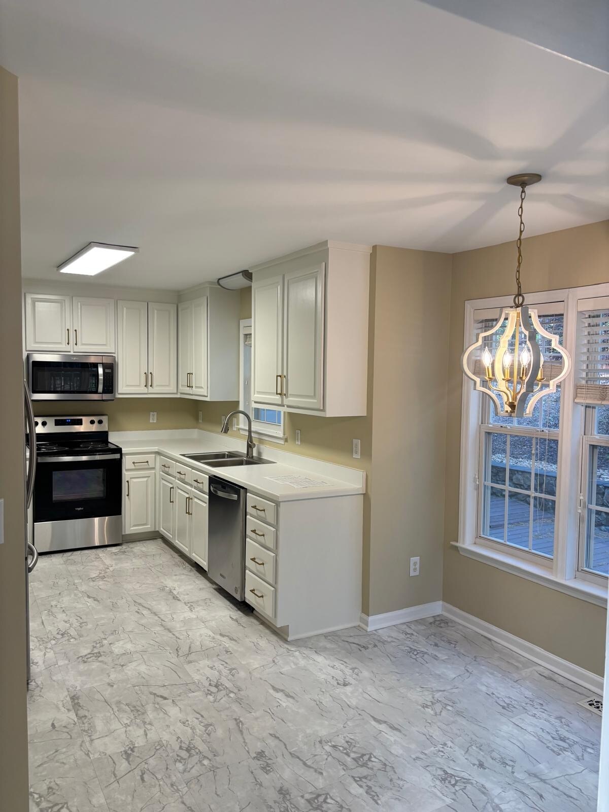 Building Photo - 112 Hudson Hills Rd