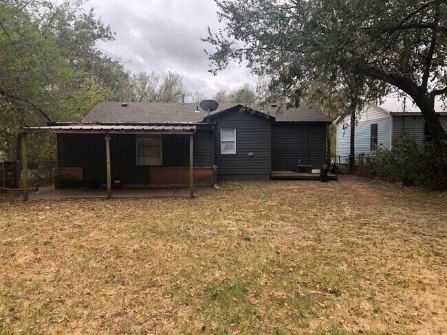 Building Photo - 3 Bedroom Single Family Home in Shawnee