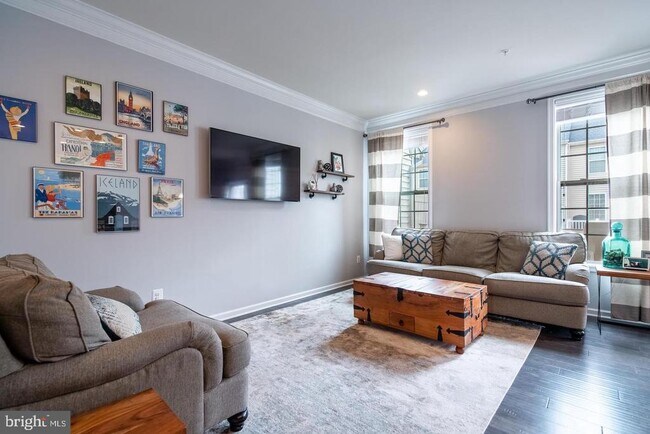 Building Photo - 22567 Naugatuck Square