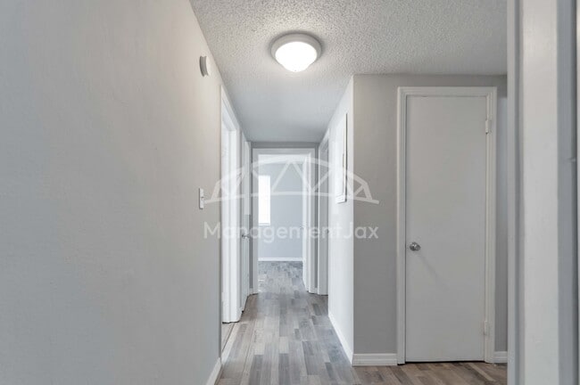 Building Photo - 6746 Helston Ct