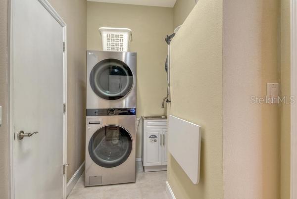 Building Photo - 9477 Cedar Ridge Ln