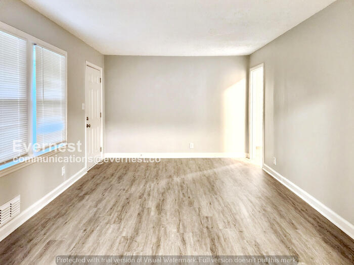 Building Photo - 1903 Pinedale Pl