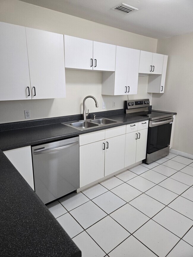 Building Photo - 3620 S Hesperides St