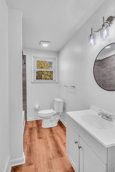 Building Photo - 3232 Hinkle Dr